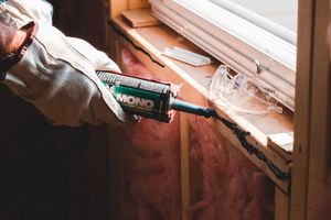 Bezpečné domácí elektroinstalace pro kutily s multimetrem a izolovanými nástroji - návod pro kutily
